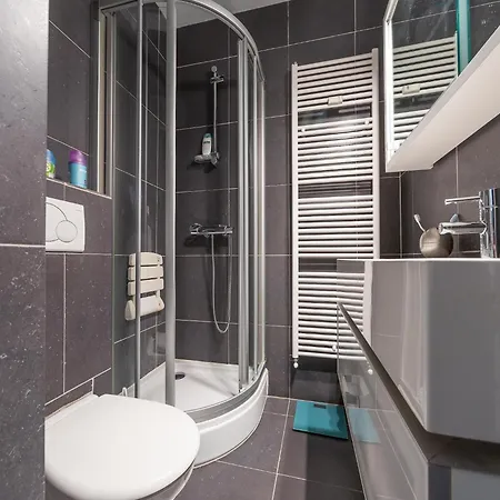 On The 3rd Floor With Phenomenal Sea View *